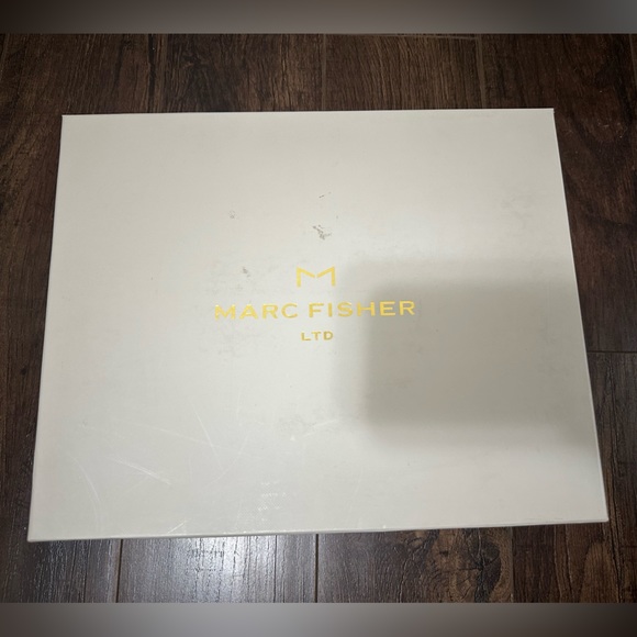 Marc Fisher Yale Chelsea Boot - Picture 3 of 7